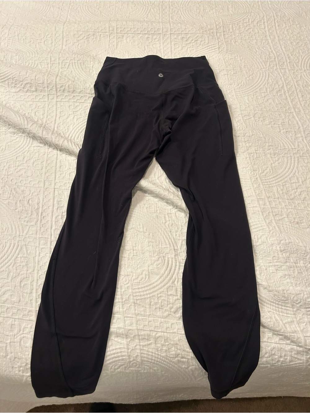 Lululemon align 25” with pockets size 6